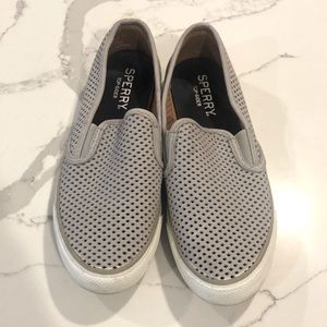 Sperry Crest Flat- size 7. Grey. Perfect day shoe. Slight wear and tear on base
